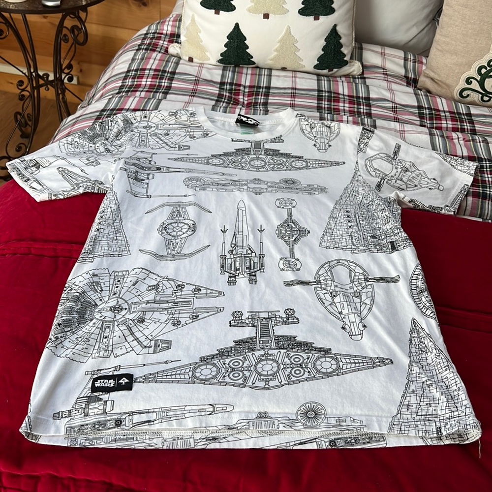 Star Wars tee so cute ! PC nice design